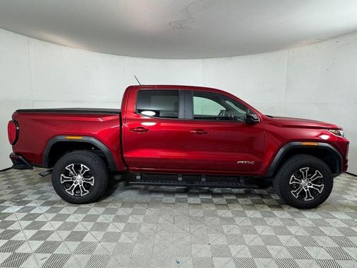 2025 GMC Canyon AT4