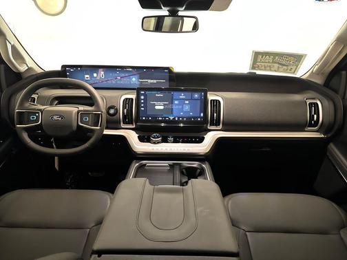 Star White 2026 Ford Expedition Active