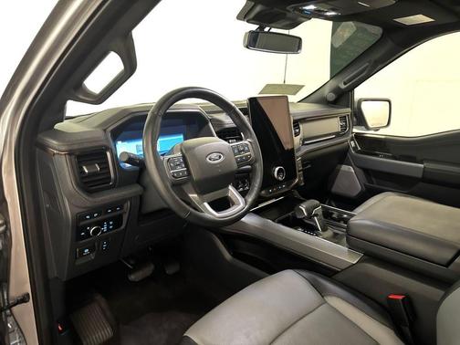 2023 Ford F-150 Lightning LARIAT