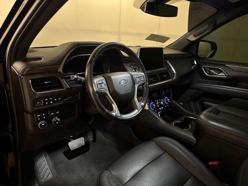 Black 2022 Chevrolet Suburban Z71