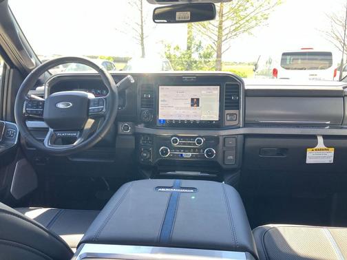 2025 Ford F-250 Platinum