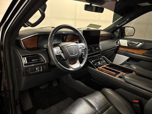Infinite Black Metallic 2022 Lincoln Navigator L Black Label