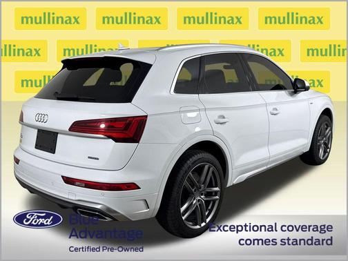 Glacier White Metallic 2022 Audi Q5 45 S line quattro Premium