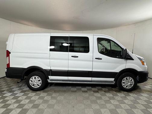 2022 Ford Transit-250 Base