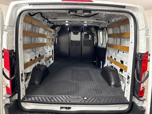 2022 Ford Transit-250 Base