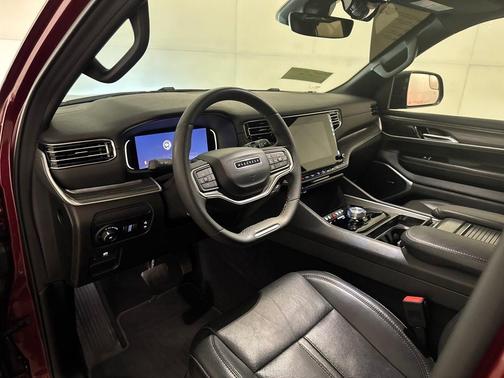 2023 Jeep Wagoneer L Series II