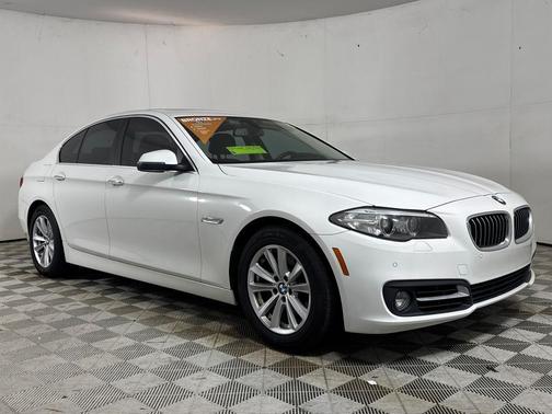 Alpine White 2016 BMW 528 i