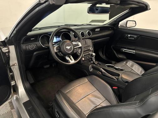 2015 Ford Mustang V6