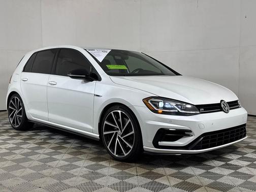 2019 Volkswagen Golf R 2.0T w/DCC & Navigation