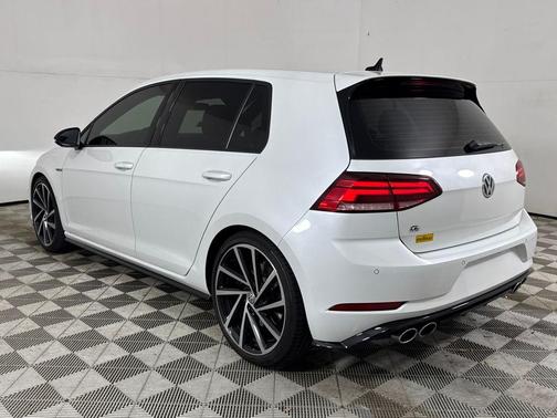 2019 Volkswagen Golf R 2.0T w/DCC & Navigation