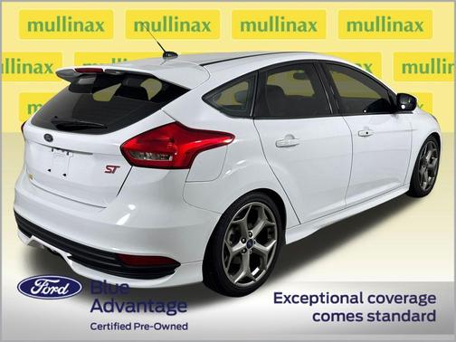Oxford White 2017 Ford Focus ST Base