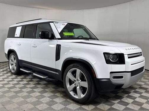 2023 Land Rover Defender SE