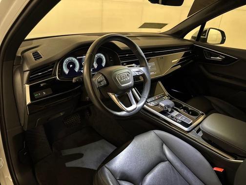 2021 Audi Q7 55 Premium Plus