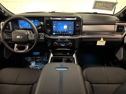 2025 Ford F-250 Platinum