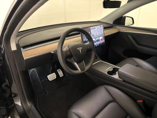 2024 Tesla Model Y Performance