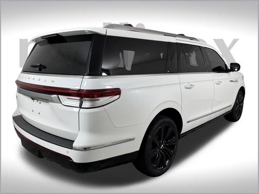 2022 Lincoln Navigator L Reserve