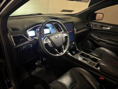 2021 Ford Edge ST