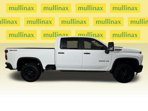 Summit White 2022 Chevrolet Silverado 2500 Custom