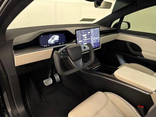 2023 Tesla Model X Plaid