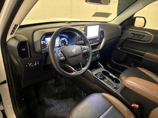 Oxford White 2023 Ford Bronco Sport Badlands