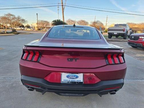 Molten Magenta Metallic Tinted Clearcoat 2026 Ford Mustang GT Premium