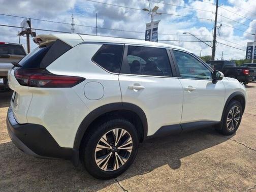Pearl White Tricoat 2023 Nissan Rogue SV