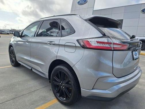 Iconic Silver Metallic 2022 Ford Edge ST Line
