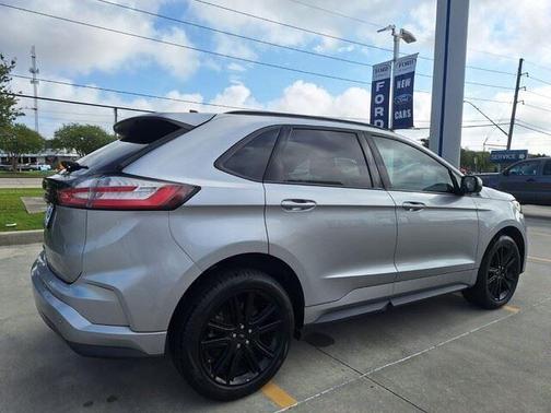 Iconic Silver Metallic 2022 Ford Edge ST Line