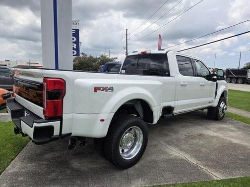 Star White Metallic Tri-Coat 2026 Ford F-450 Platinum