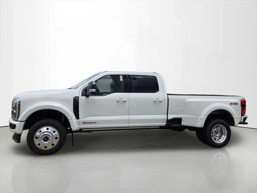 Star White Metallic Tri-Coat 2026 Ford F-450 Platinum