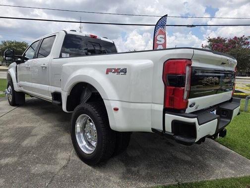 Star White Metallic Tri-Coat 2026 Ford F-450 Platinum
