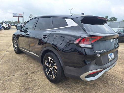Ebony Black 2024 Kia Sportage EX