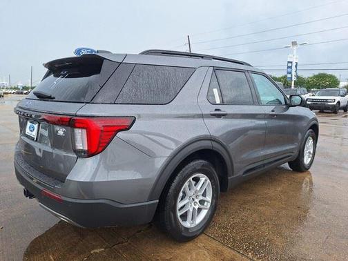 Carbonized Gray Metallic 2026 Ford Explorer Active