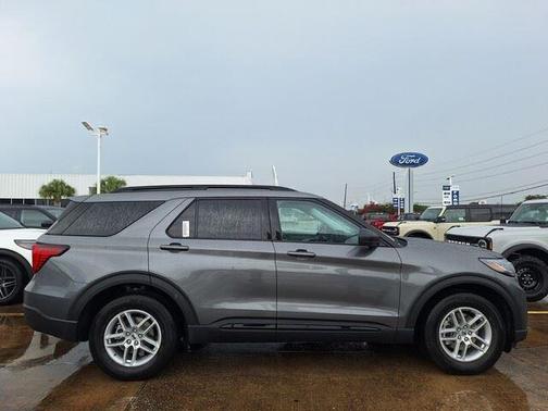 Carbonized Gray Metallic 2026 Ford Explorer Active