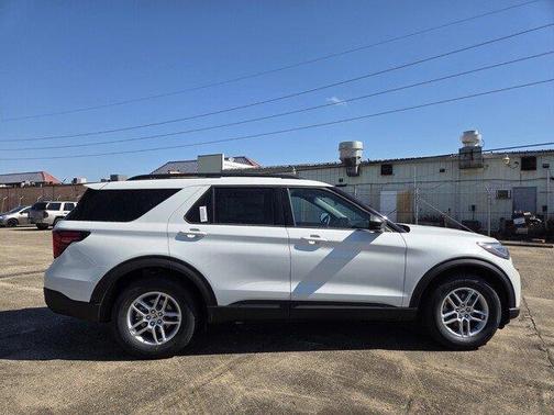 Star White Metallic Tri-Coat 2027 Ford Explorer Active