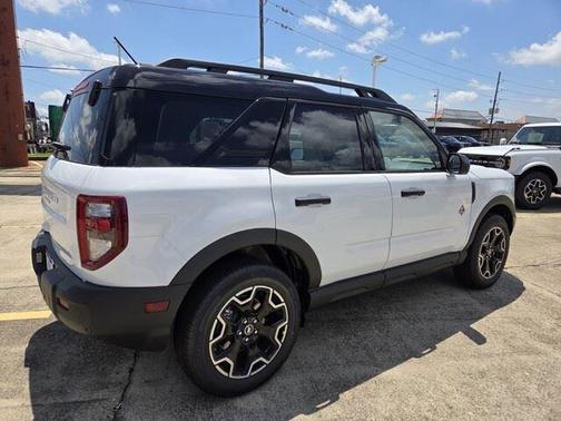 Oxford White 2026 Ford Bronco Sport Outer Banks