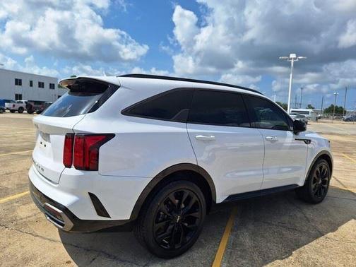 2022 Kia Sorento SX