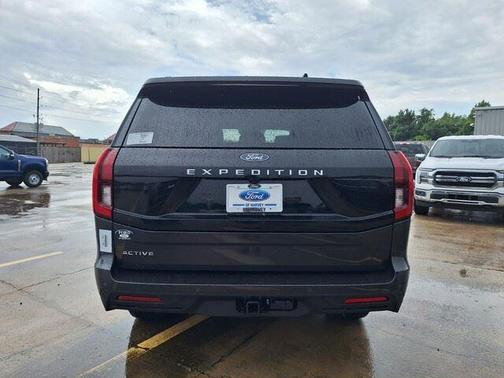 Dark Matter Gray Metallic 2026 Ford Expedition Active