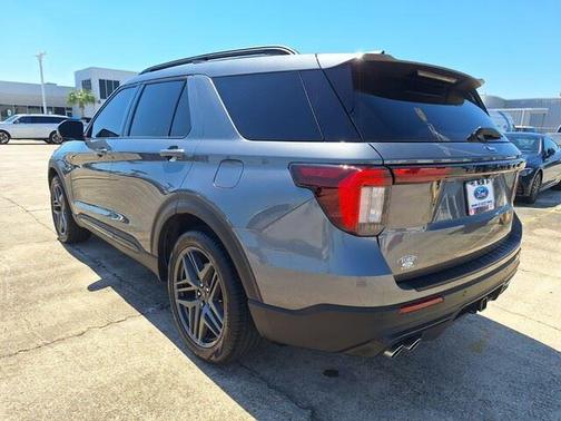 Carbonized Gray Metallic 2025 Ford Explorer ST