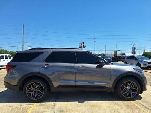 Carbonized Gray Metallic 2025 Ford Explorer ST