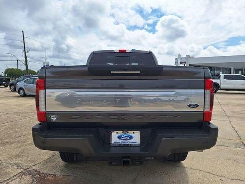 Magnetic Metallic 2017 Ford F-250 Platinum