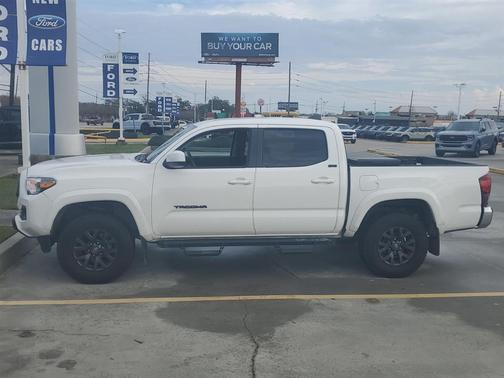 2022 Toyota Tacoma SR5
