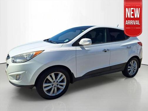 Cotton White 2013 Hyundai TUCSON Limited