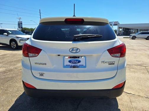 Cotton White 2013 Hyundai TUCSON Limited
