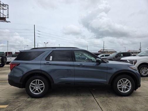 Vapor Blue Metallic 2026 Ford Explorer Active