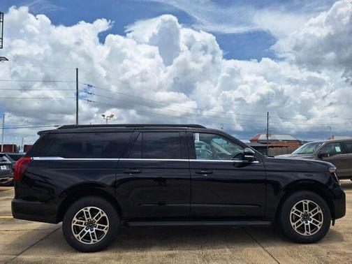 Agate Black Metallic 2026 Ford Expedition Max Active 4x2