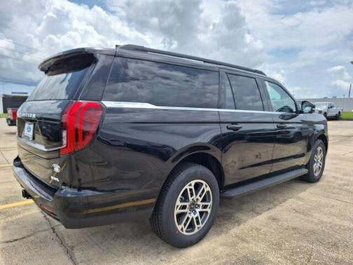 Agate Black Metallic 2026 Ford Expedition Max Active 4x2