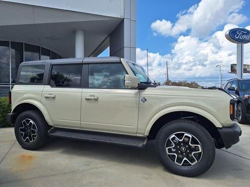 2025 Ford Bronco Outer Banks