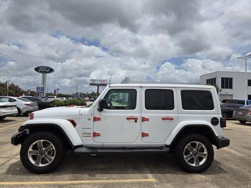 Bright White Clearcoat 2021 Jeep Wrangler Unlimited Sahara