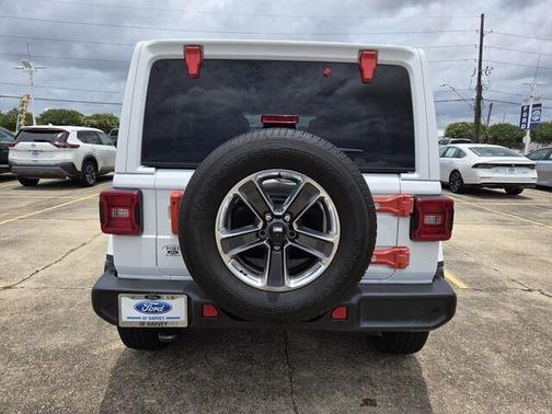 Bright White Clearcoat 2021 Jeep Wrangler Unlimited Sahara